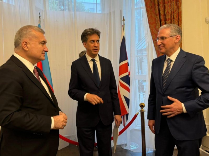 Azərbaycanın Britaniyadakı səfirliyinin yeni inzibati binasının açılışı olub