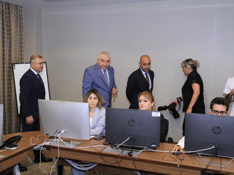 Məzahir Pənahov MSK-nın Müstəqil Media Mərkəzinə baxış keçirib