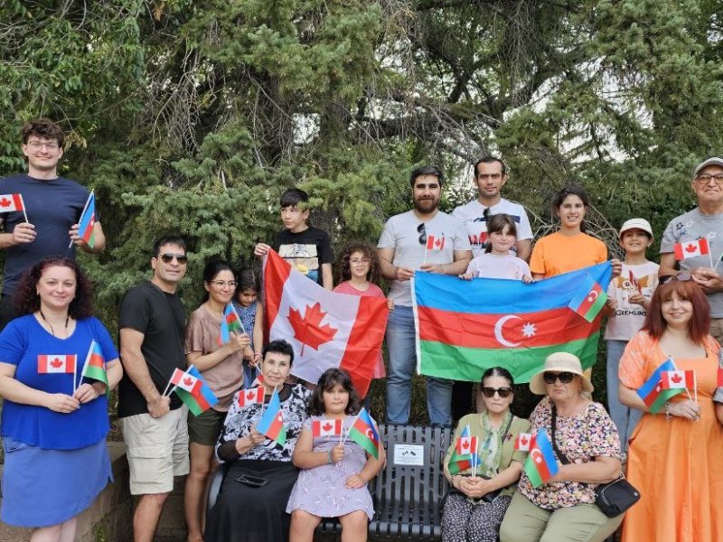 Recaynanın Kivanis parkında “Azərbaycan-Kanada münasibətlərinin şərəfinə” lövhəli skamya yerləşdirilib