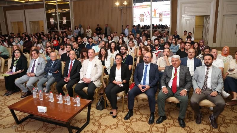 Azərbaycan Pediatrlar Assosiasiyası türk dünyasının tanınmış tibb alimlərini təltif edib