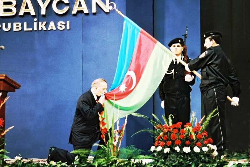 Ölkənin gələcək müqəddəratını müəyyən etmiş seçkilər