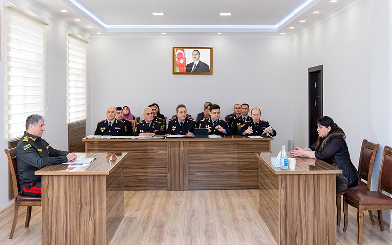 Daxili işlər naziri Hacıqabul rayonunda vətəndaş qəbulu və sıra baxışı keçirib