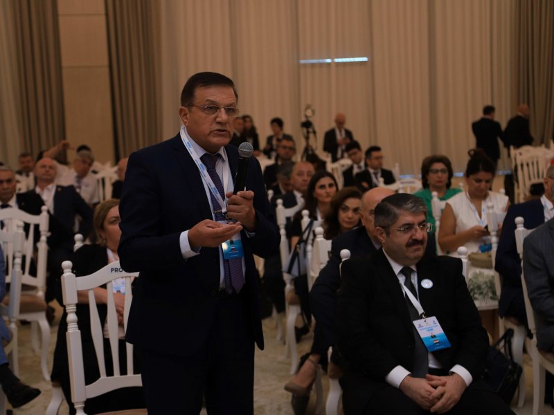Azərbaycanda elm və ali təhsilin beynəlmiləlləşməsində alimlərin rolu” mövzusunda ilk panel müzakirəsi aparılıb 