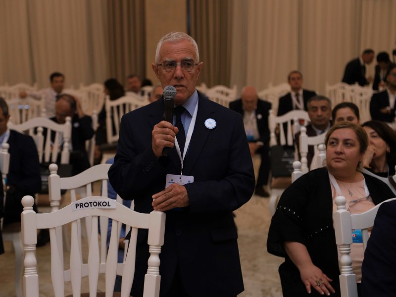 Azərbaycanda elm və ali təhsilin beynəlmiləlləşməsində alimlərin rolu” mövzusunda ilk panel müzakirəsi aparılıb 