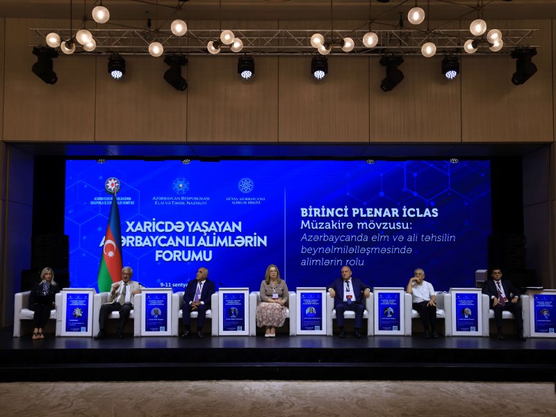 Azərbaycanda elm və ali təhsilin beynəlmiləlləşməsində alimlərin rolu” mövzusunda ilk panel müzakirəsi aparılıb