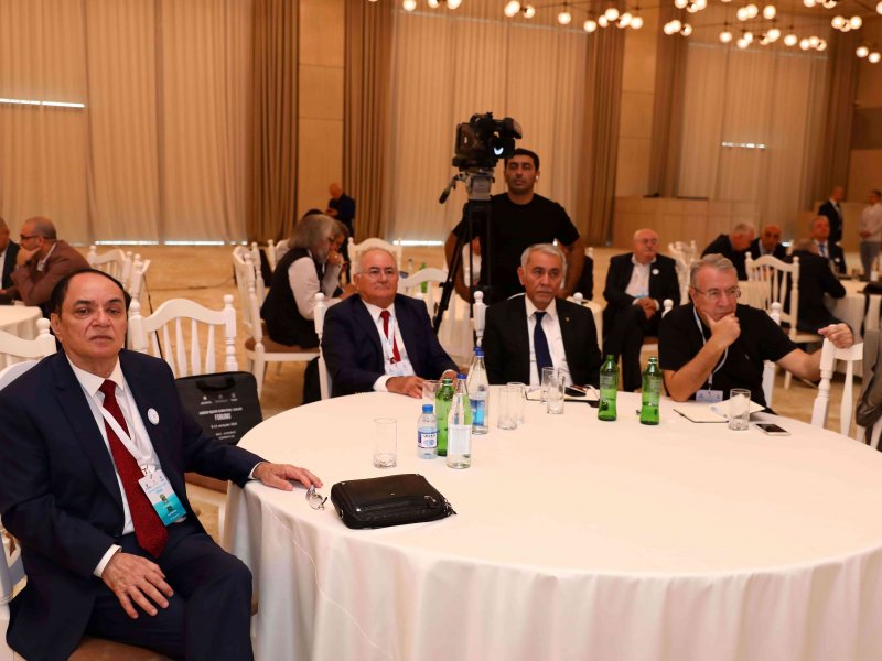 Xaricdə Yaşayan Azərbaycanlı Alimlərin Forumu öz işini sessiyalarla davam etdirir