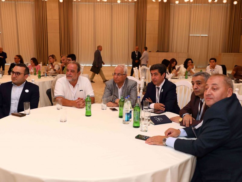 Xaricdə Yaşayan Azərbaycanlı Alimlərin Forumu öz işini sessiyalarla davam etdirir