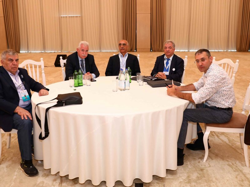 Xaricdə Yaşayan Azərbaycanlı Alimlərin Forumu öz işini sessiyalarla davam etdirir