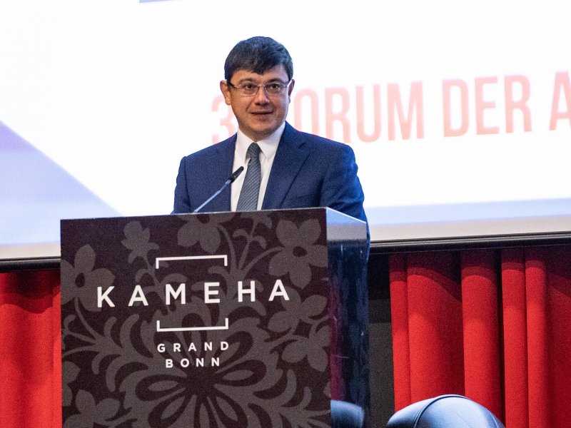 Almaniyada Yaşayan Azərbaycanlı Həkimlərin III Forumu keçirilir