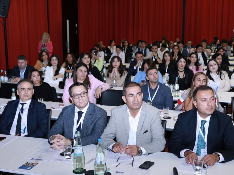 Almaniyada Yaşayan Azərbaycanlı Həkimlərin III Forumunda müxtəlif mövzularda elmi müzakirələr aparılıb