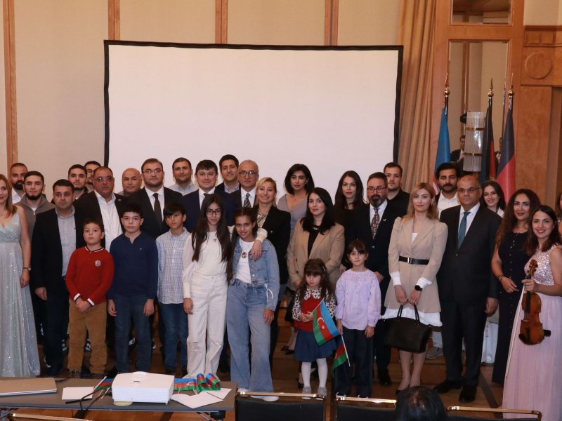 Ştutqartda Azərbaycan icması ilə görüş keçirilib
