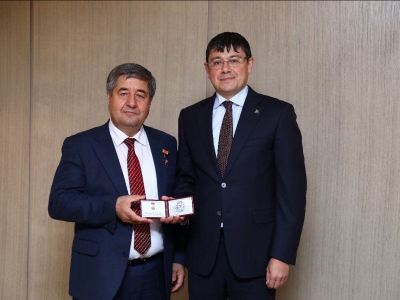 Azərbaycanlı alimlərə medallar təqdim olunub