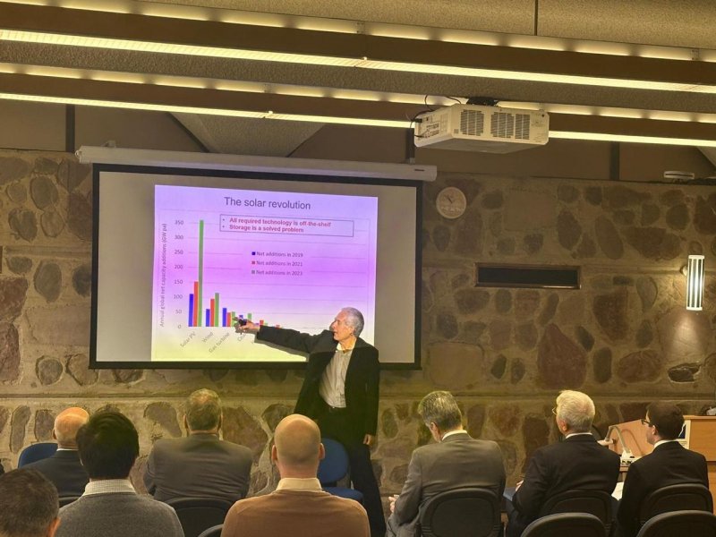 “Qara Dəniz Yaşıl Enerji Qovşağı və Cənubi Qafqazın Bərpa Olunan Enerji Potensialı” mövzusunda Avstraliya Milli Universitetində  elmi praktik seminar