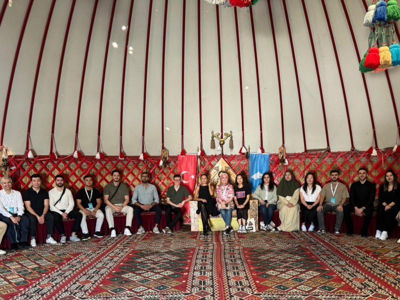 Diaspor gənclərimiz TEKNOFEST-də görüşdə iştirak edib