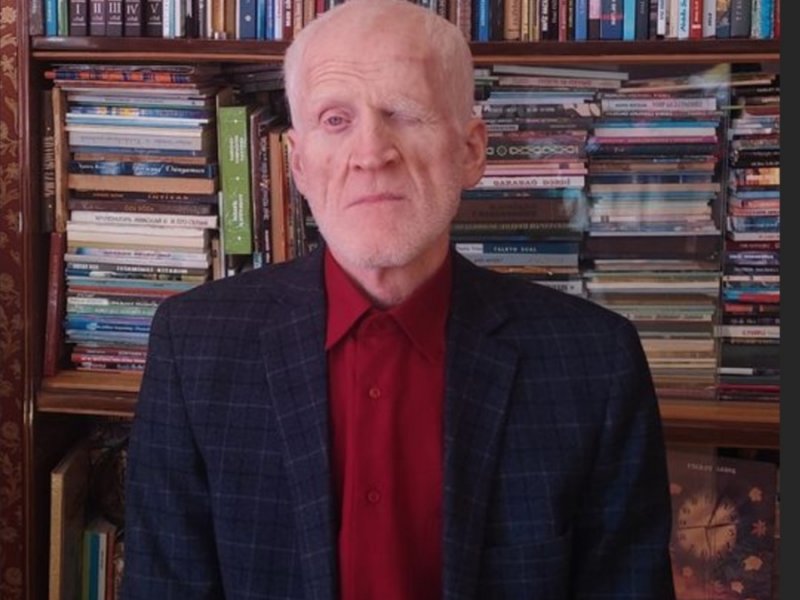 Qənbər Ağayev.    “SSRİ Teleradio əlaçısı”, “Qızıl qələm”,                        “Bir millət, iki dövlət” Media mükafatları laureatı.