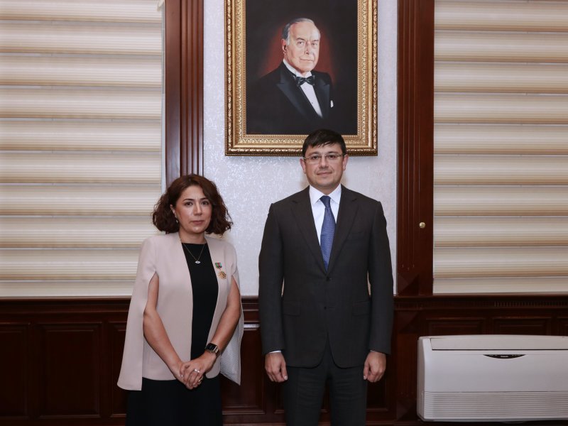 Kanada yaşayan soydaşımız medalla təltif edilib