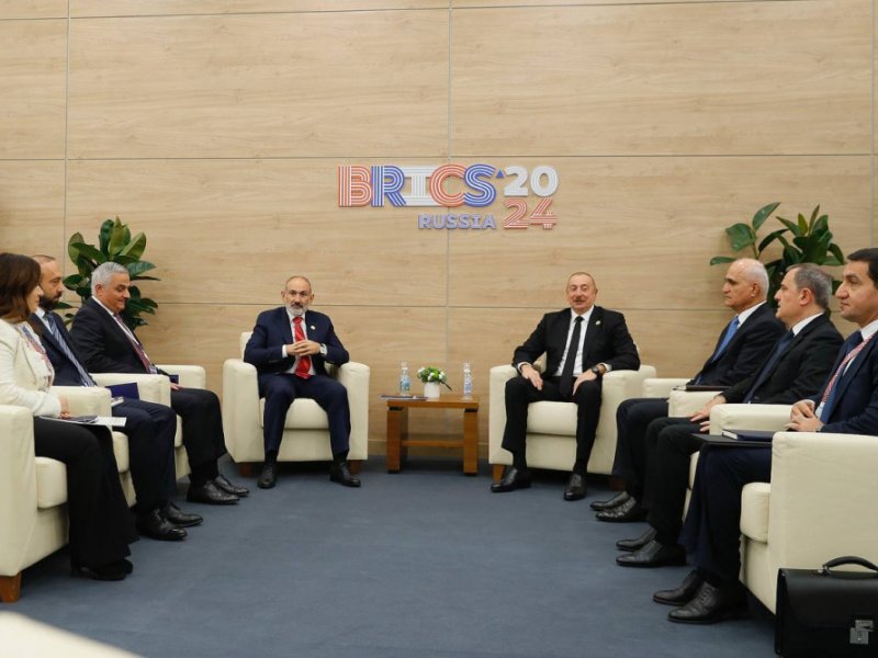 Kazan şəhərində Prezident İlham Əliyevin Ermənistanın Baş naziri ilə görüşü olub