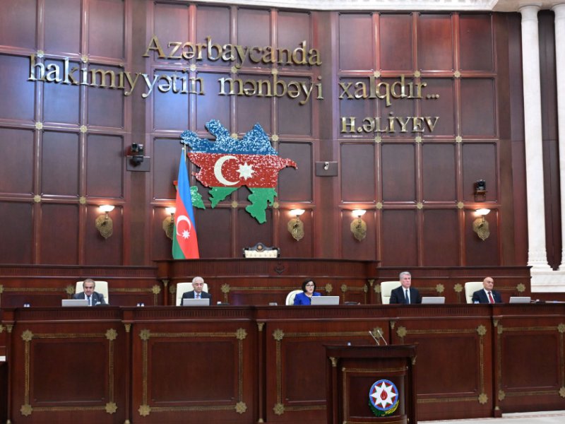 Azərbaycan parlamentinin növbəti plenar iclası keçirilir