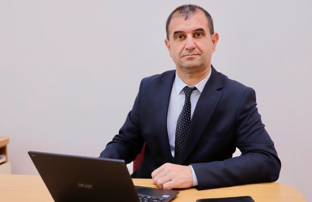 Min gündən sonra yanan “yaşıl işıq” - Əli Cabbarov yazır