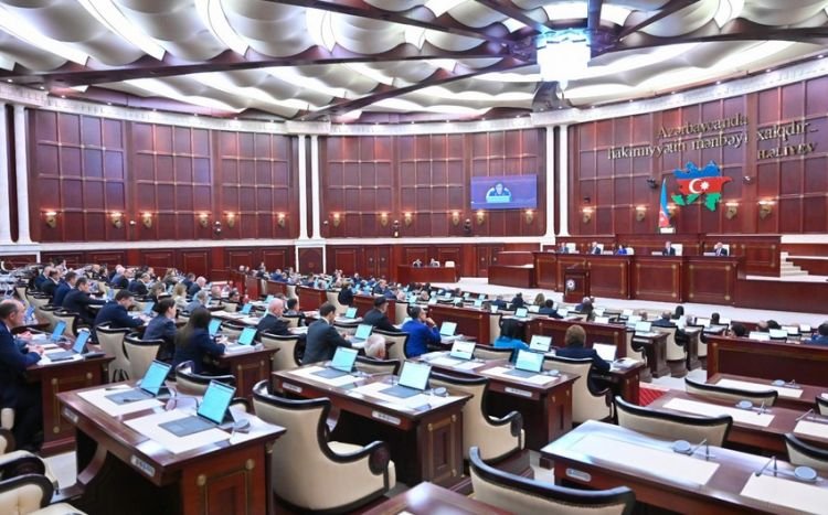 Milli Məclisin plenar iclası başlayıb