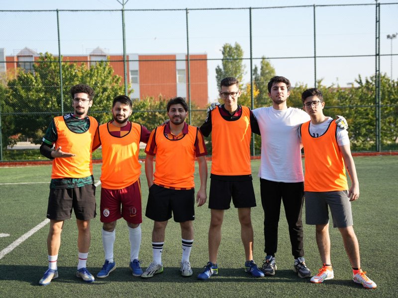İstanbulda azərbaycanlı tələbələr arasında futbol turniri başlayıb