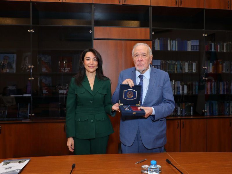 Ombudsman Aparatında türkiyəli professor İlber Ortaylı ilə görüş keçirilib