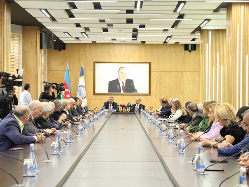 Mətbuat Şurası və BDU COP29 ərəfəsində Azərbaycana qarşı informasiya hücumlarının məqsədlərinə dair dəyirmi masa keçirib