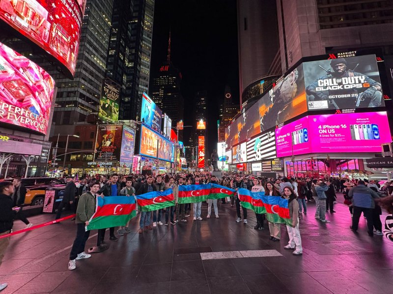 Nyu Yorkda Zəfər Günü və Dövlət Bayrağı Gününə həsr olunmuş məlumatlandırma aksiyası keçirilib