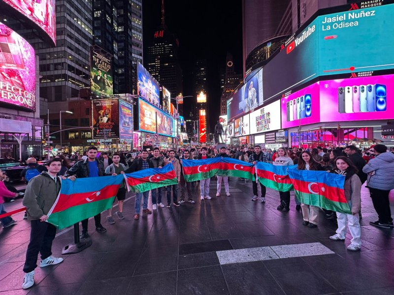 Nyu Yorkda Zəfər Günü və Dövlət Bayrağı Gününə həsr olunmuş məlumatlandırma aksiyası keçirilib