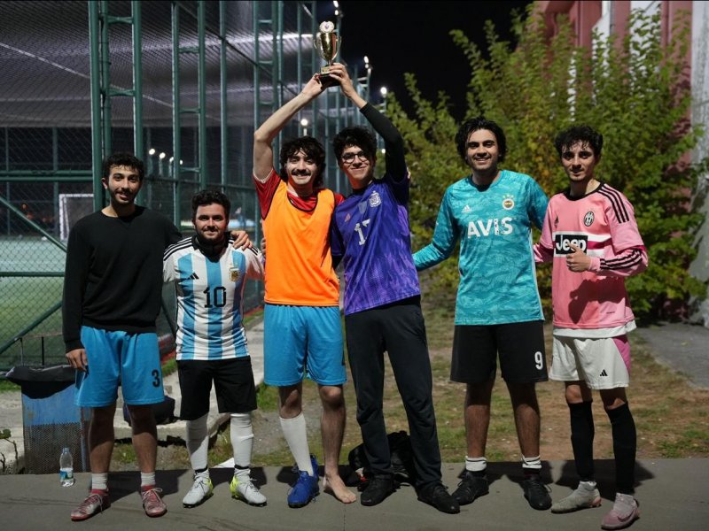 İstanbulda azərbaycanlı tələbələr arasında keçirilən futbol turniri başa çatıb