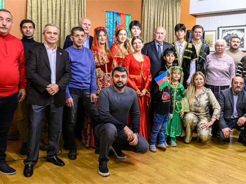 Litvada Zəfər Günü və Dövlət Bayrağı Günü qeyd edilib