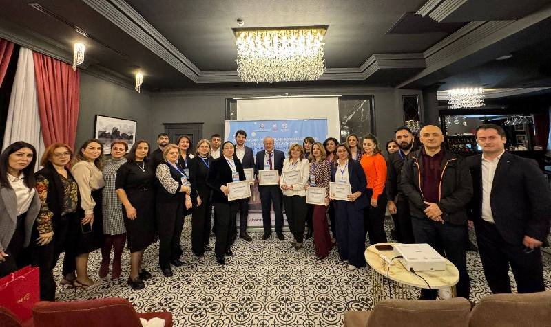Azərbaycan Pediatrlar Assosiasiyası (APA) “Milli Pediatriya Akademiyası – 95 il” yubiley layihəsi çərçivəsində silsilə tədbirlər keçirir. Azərbaycan Pediatrlar Assosiasiyası (APA) “Milli Pediatriya Akademiyası – 95 il” yubiley layihəsi çərçivəsində silsilə tədbirlər keçirir.