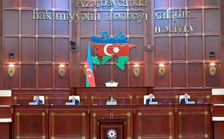 Milli Məclisin plenar iclası başlayıb