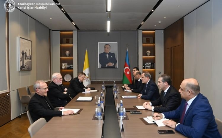 Ceyhun Bayramov Vatikan rəsmisini Ermənistanın kütləvi hərbiləşdirilməsi barədə məlumatlandırıb