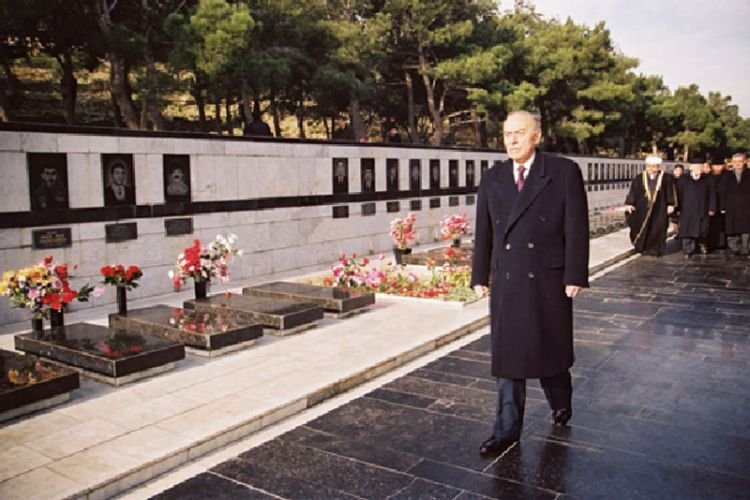 20 YANVAR FACİƏSİNƏ HÜQUQİ-SİYASİ QİYMƏTİN VERİLMƏSİ ULU ÖNDƏRİN ADI İLƏ BAĞLIDIR