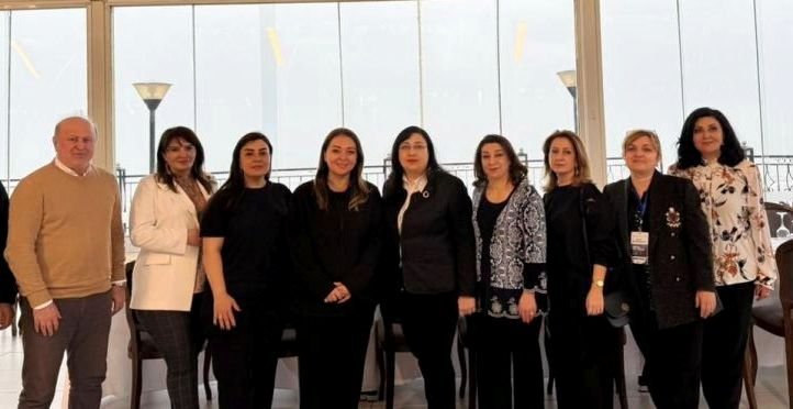 Region həkimləri ilə ana və uşaq sağlamlığı mövzusunda dəyərli təcrübə və bilik mübadiləsi aparıldı Region həkimləri ilə ana və uşaq sağlamlığı mövzusunda dəyərli təcrübə və bilik mübadiləsi aparıldı