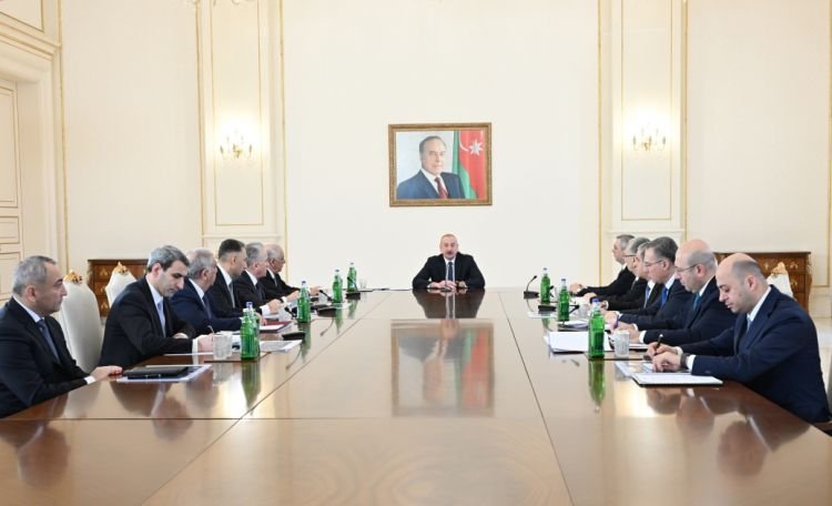 Nəqliyyat məsələlərinə həsr olunmuş müşavirə keçirilib, Prezident İlham Əliyev çıxış edib