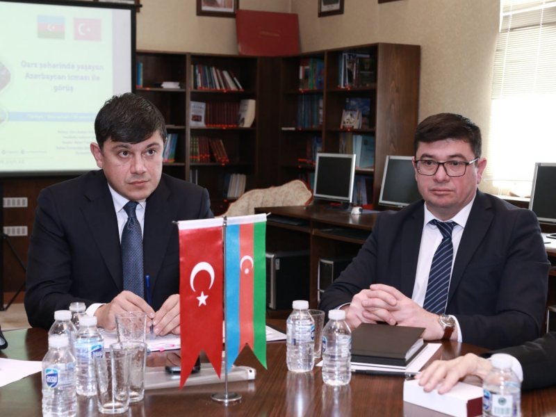 Qarsda “Heydər Əliyev Təhsil Mərkəzi”də Azərbaycan icması ilə görüş keçirilib