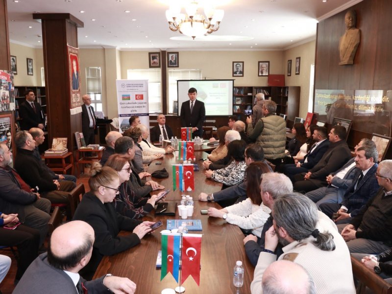 Qarsda “Heydər Əliyev Təhsil Mərkəzi”də Azərbaycan icması ilə görüş keçirilib