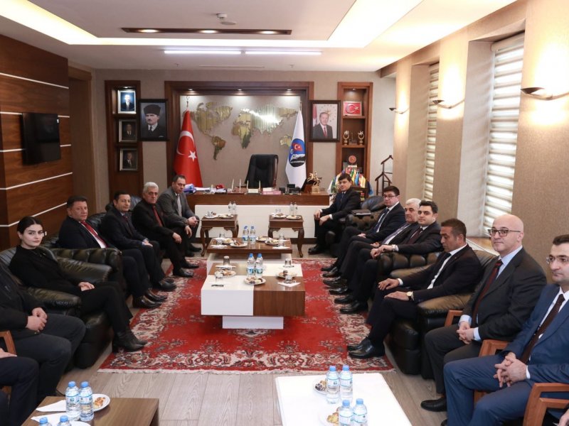 Qars valisi, bələdiyyə başqanı və diaspor təşkilatlarının rəhbərləri ilə görüş keçirilib