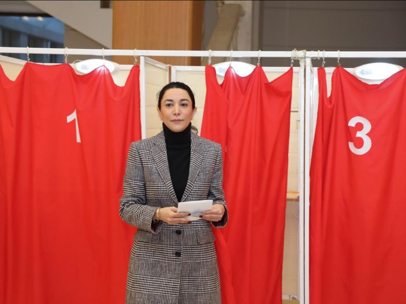 Ombudsman bələdiyyə seçkilərində səsvermə prosesində iştirak edib  