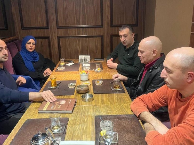 Dünən Okhatan Neo qrupunun üzvləri "Şah İsmayılın həyatı" adlı kitabın müəllifi, AMEA-nın akademik Ziya Bünyadov adına Şərqşünaslıq İnstitutunun elmi işçisi Samid Bağırovla görüşüb. 