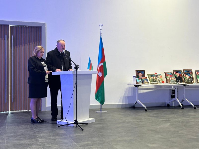 QAX RAYONU HEYDƏR ƏLİYEV MƏRKƏZİNDƏ ŞƏHİD AİLƏLƏRİ İLƏ YERLİ YAZARLARIN GÖRÜŞÜ KEÇİRİLİB.