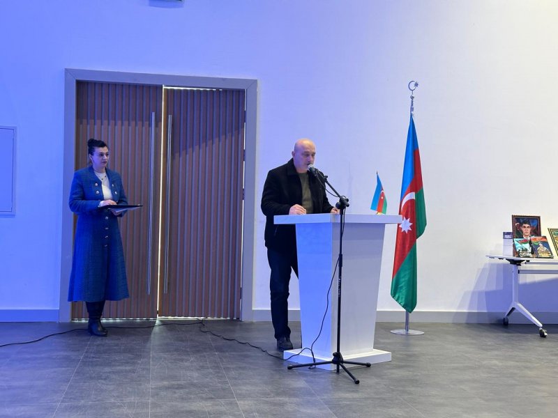 QAX RAYONU HEYDƏR ƏLİYEV MƏRKƏZİNDƏ ŞƏHİD AİLƏLƏRİ İLƏ YERLİ YAZARLARIN GÖRÜŞÜ KEÇİRİLİB.