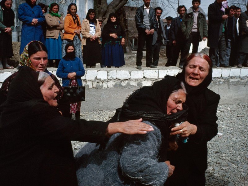 Cənab Reza Deqatinin "Xocalı Qətliamı" zamanı çəkdiyi fotoşəkillər.
