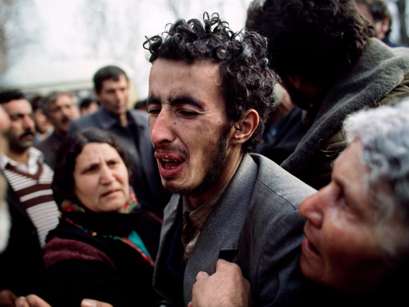 Cənab Reza Deqatinin "Xocalı Qətliamı" zamanı çəkdiyi fotoşəkillər.