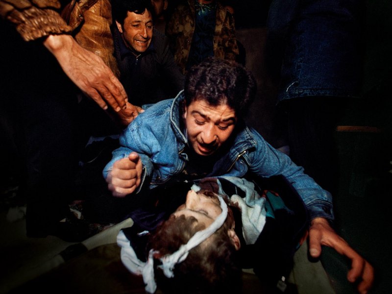 Cənab Reza Deqatinin "Xocalı Qətliamı" zamanı çəkdiyi fotoşəkillər.