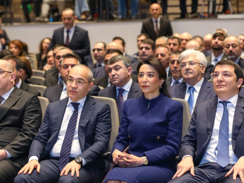 Ombudsman “Vergi xidməti – 25: Davamlı inkişaf və effektiv transformasiya” forumunda iştirak edib