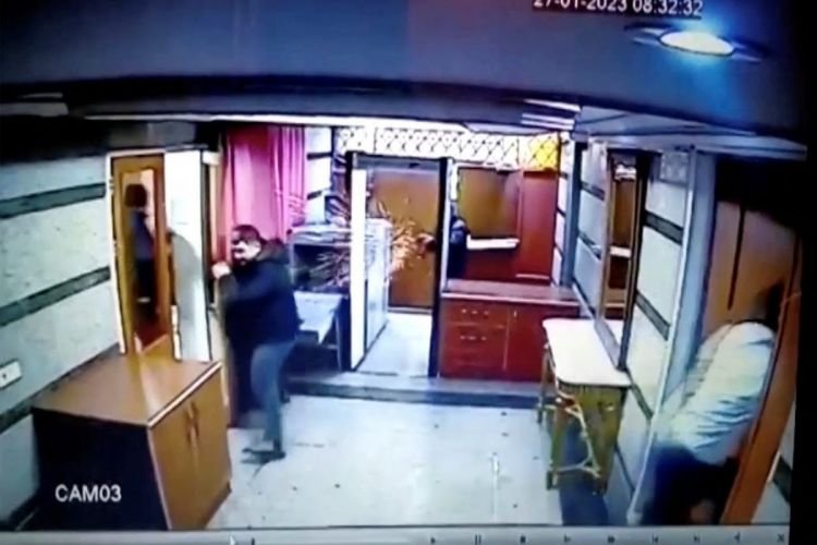 İran məhkəmə sistemi: Azərbaycan səfirliyinə hücum edən şəxsin edamına bütün hazırlıqlar tamamlanıb