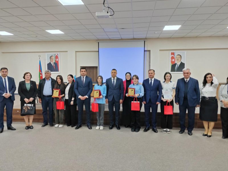 ŞƏKİDƏ HEYDƏR ƏLİYEV MƏKTƏBLİLƏRİN GÖZÜ İLƏ ADLI İNŞA YAZI MÜSABİQƏSİNİN RAYON ÜZRƏ QALİBLƏRİ TƏLTİF OLUNUBLAR-FOTOLAR.